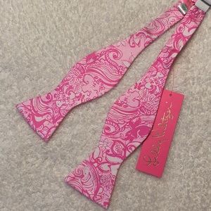 NWT Lilly Pulitzer Silk Bow Tie in Pink Tropics